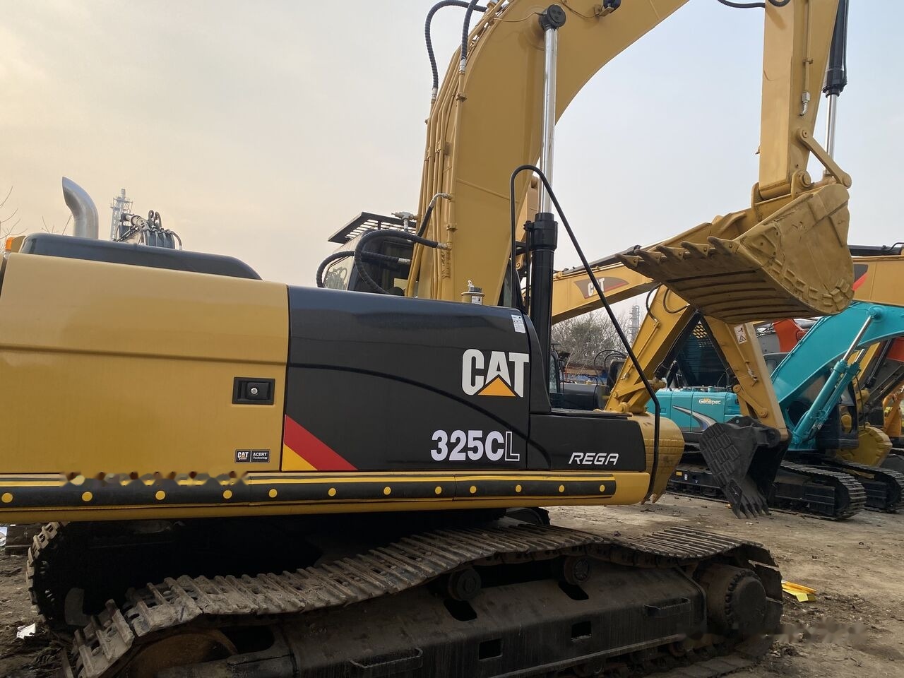 Caterpillar 325CL - Telakaivukone: kuva Caterpillar 325CL - Telakaivukone Caterpillar 325CL - Telakaivukone: kuva Caterpillar 325CL - Telakaivukone