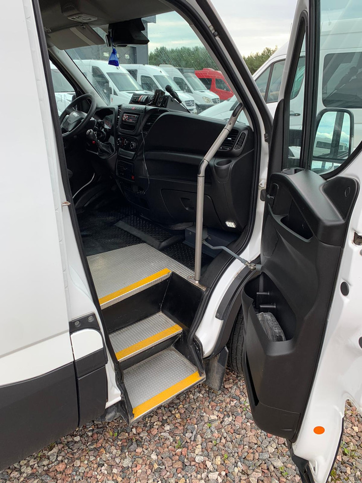 Turistibussi Iveco Daily- 21 Miejsc: kuva Turistibussi Iveco Daily- 21 Miejsc