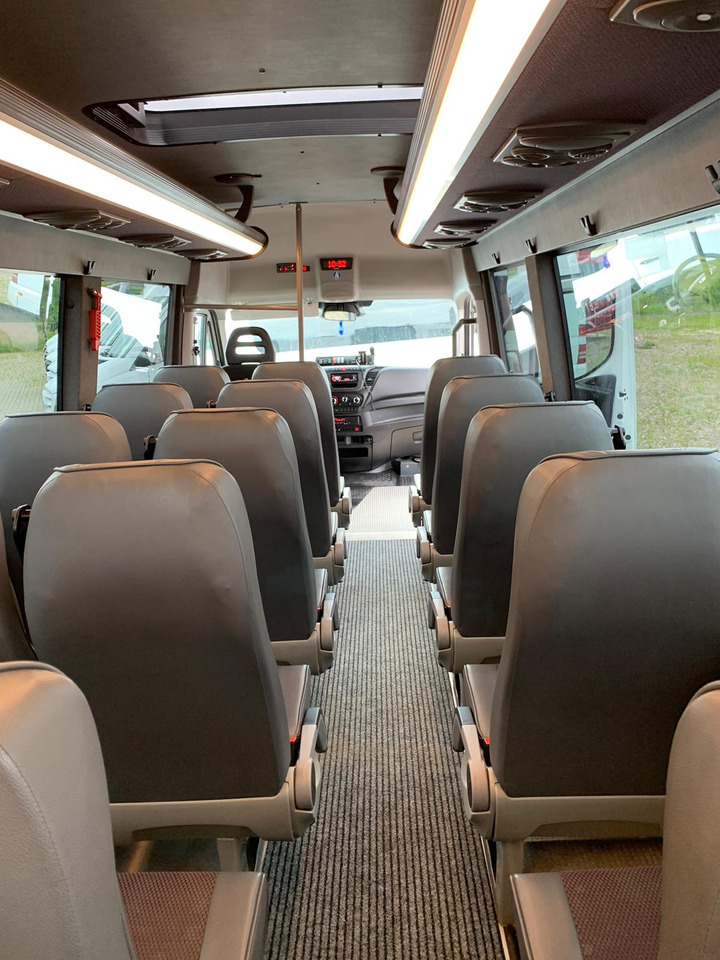 Turistibussi Iveco Daily- 21 Miejsc: kuva Turistibussi Iveco Daily- 21 Miejsc