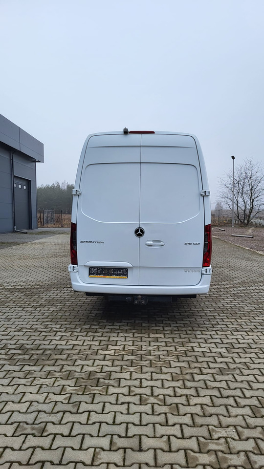 Esikaupunkien linja Mercedes-Benz Sprinter 516 CDI - 27 places + 7 standing: kuva Esikaupunkien linja Mercedes-Benz Sprinter 516 CDI - 27 places + 7 standing