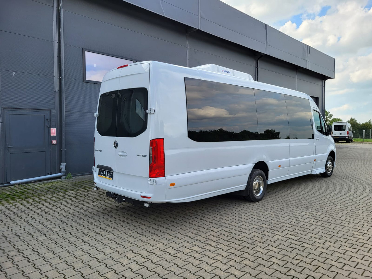 Mercedes-Benz Sprinter 517 CDI LONG 24 places + 4 standing - Esikaupunkien linja: kuva Mercedes-Benz Sprinter 517 CDI LONG 24 places + 4 standing - Esikaupunkien linja Mercedes-Benz Sprinter 517 CDI LONG 24 places + 4 standing - Esikaupunkien linja: kuva Mercedes-Benz Sprinter 517 CDI LONG 24 places + 4 standing - Esikaupunkien linja