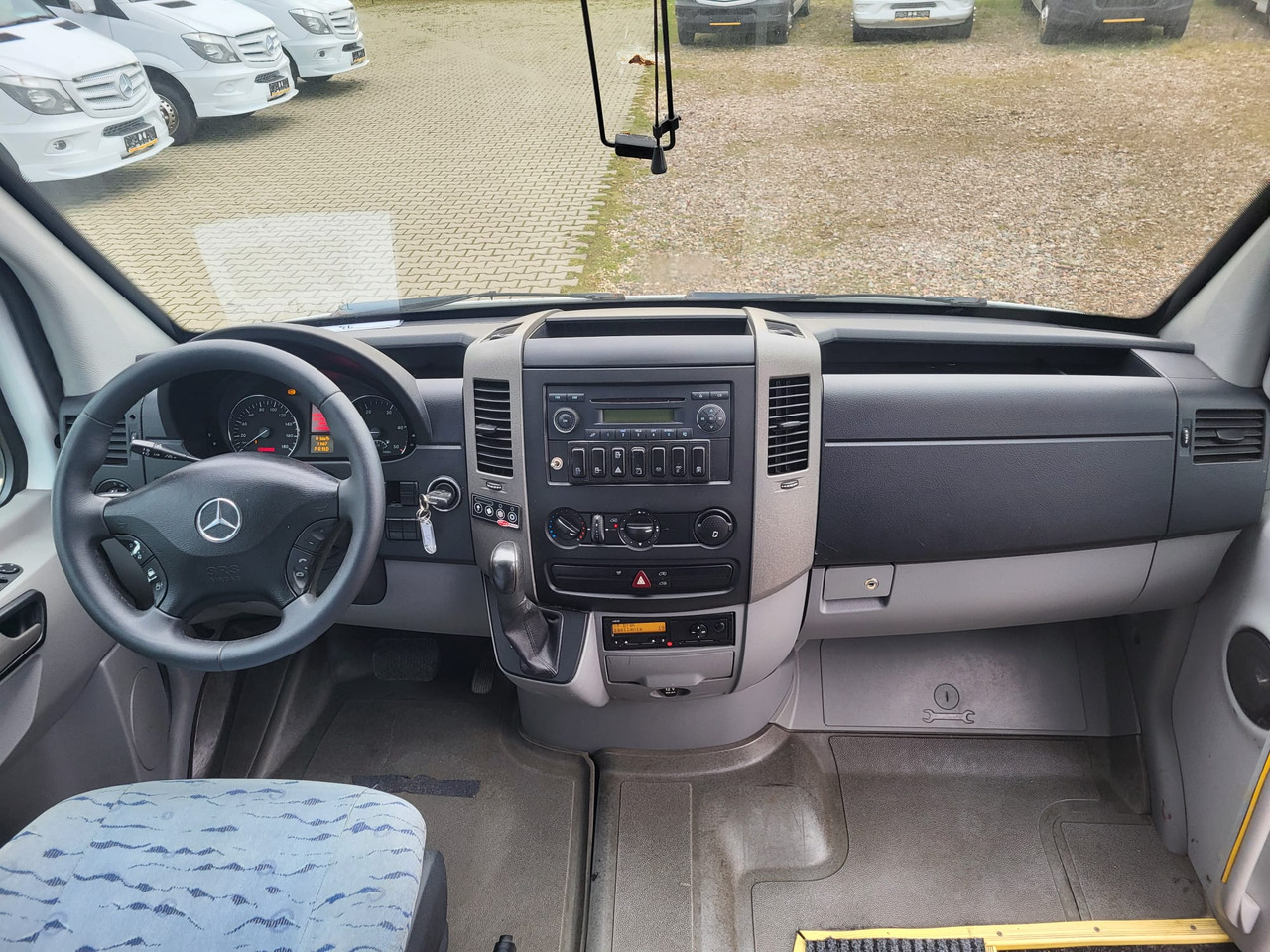 Mercedes-Benz Sprinter 518 CDI - 24 places + standing - Minibussi, Pikkubussi: kuva Mercedes-Benz Sprinter 518 CDI - 24 places + standing - Minibussi, Pikkubussi Mercedes-Benz Sprinter 518 CDI - 24 places + standing - Minibussi, Pikkubussi: kuva Mercedes-Benz Sprinter 518 CDI - 24 places + standing - Minibussi, Pikkubussi