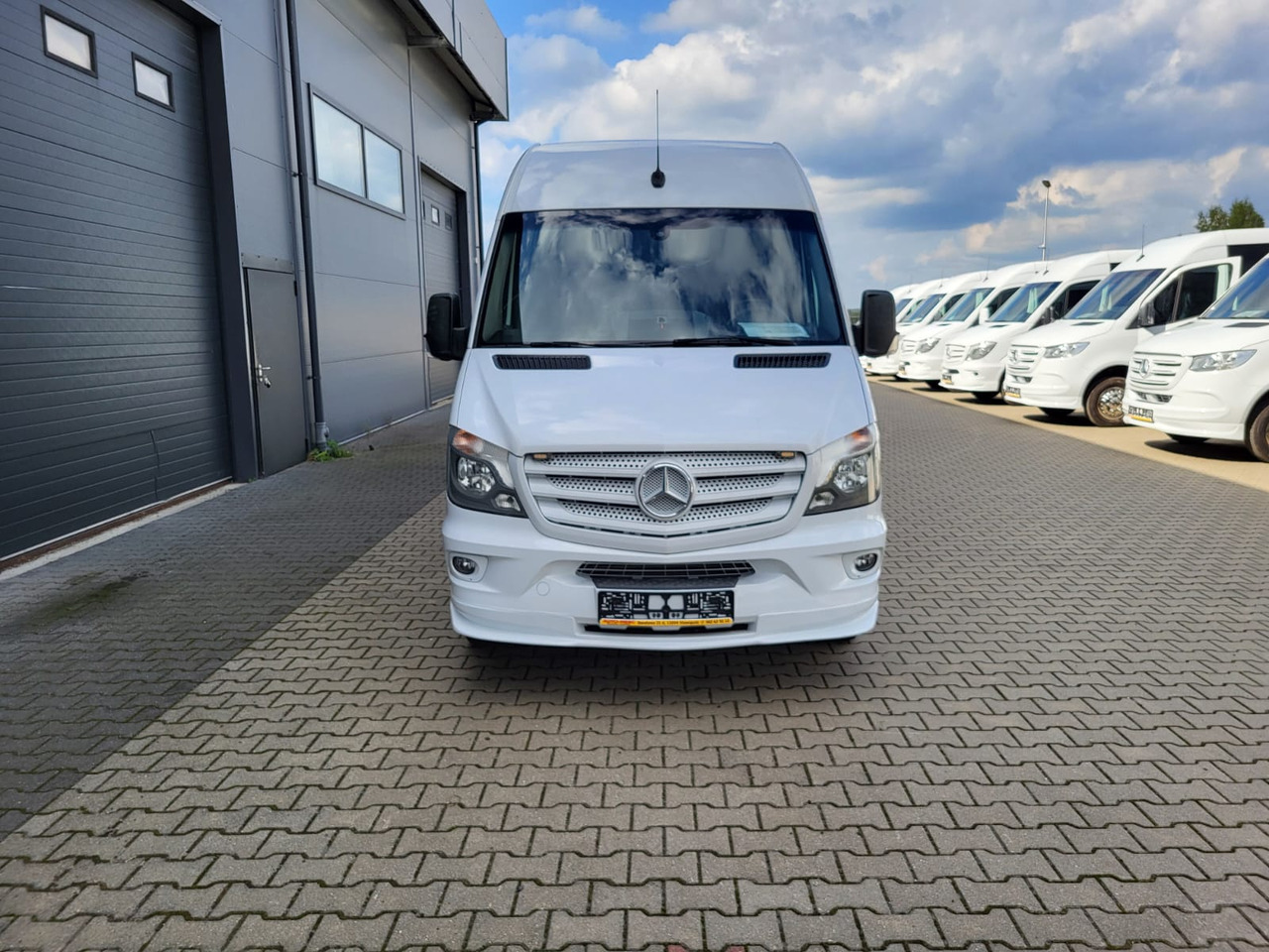 Mercedes-Benz Sprinter 519 CDI 24 places + 4 standing - Esikaupunkien linja: kuva Mercedes-Benz Sprinter 519 CDI 24 places + 4 standing - Esikaupunkien linja Mercedes-Benz Sprinter 519 CDI 24 places + 4 standing - Esikaupunkien linja: kuva Mercedes-Benz Sprinter 519 CDI 24 places + 4 standing - Esikaupunkien linja