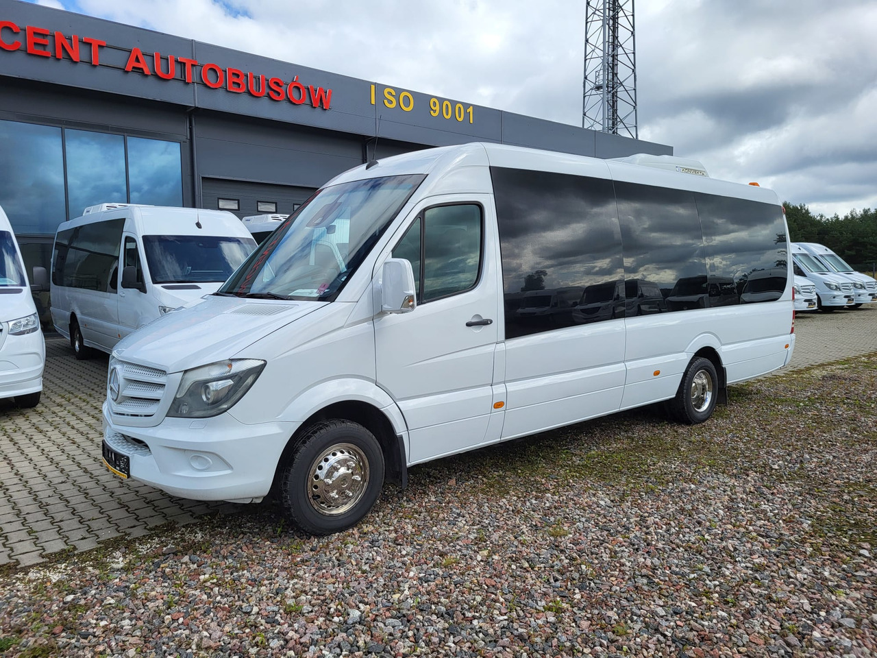 Mercedes-Benz Sprinter 519 CDI 24 seats - Turistibussi: kuva Mercedes-Benz Sprinter 519 CDI 24 seats - Turistibussi Mercedes-Benz Sprinter 519 CDI 24 seats - Turistibussi: kuva Mercedes-Benz Sprinter 519 CDI 24 seats - Turistibussi