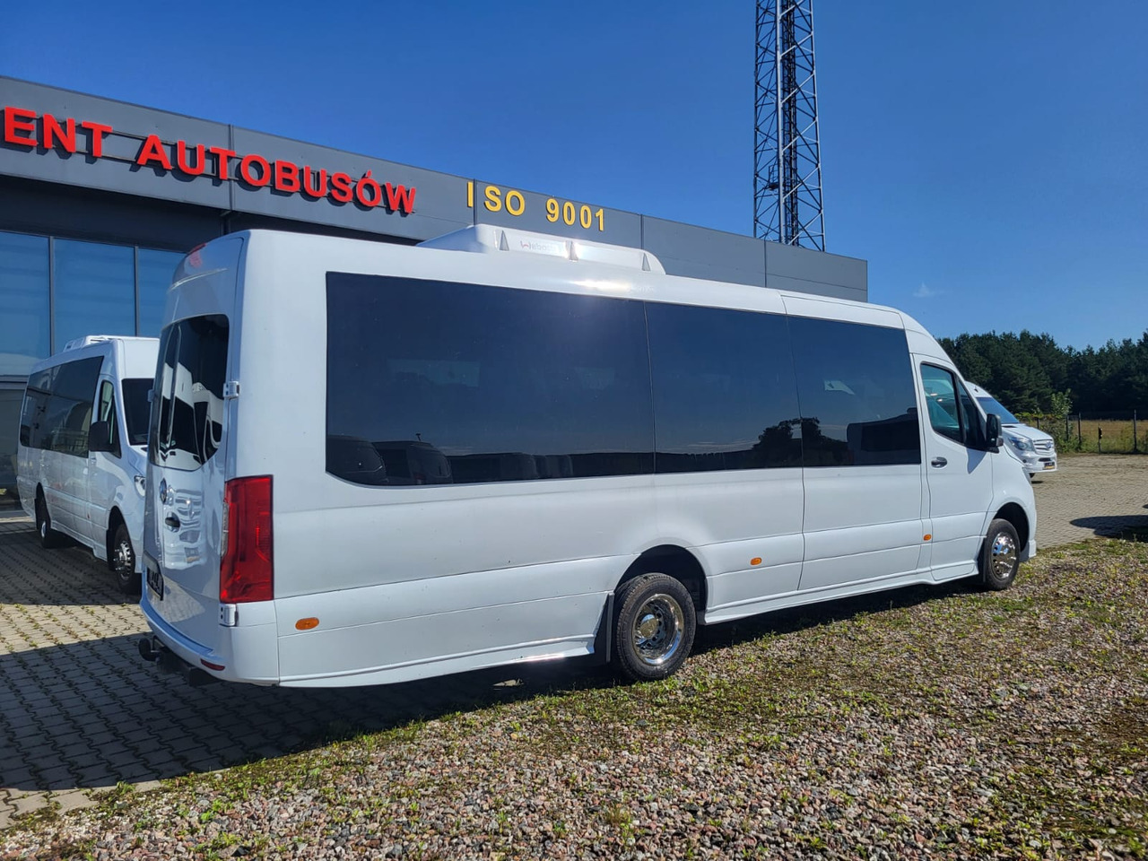Sprinter 516 CDI 24 places + 4 standing  - Esikaupunkien linja: kuva Sprinter 516 CDI 24 places + 4 standing  - Esikaupunkien linja Sprinter 516 CDI 24 places + 4 standing  - Esikaupunkien linja: kuva Sprinter 516 CDI 24 places + 4 standing  - Esikaupunkien linja