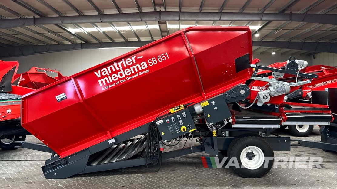 Miedema SB651 Receiving hopper - Varastointi - laitteet: kuva Miedema SB651 Receiving hopper - Varastointi - laitteet Miedema SB651 Receiving hopper - Varastointi - laitteet: kuva Miedema SB651 Receiving hopper - Varastointi - laitteet