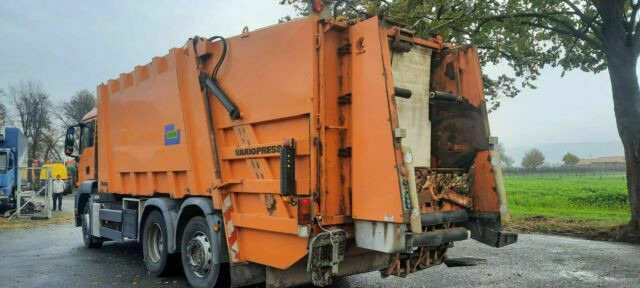 MAN 26.320 Müllwagen Faun Variopress - Roska-auto: kuva MAN 26.320 Müllwagen Faun Variopress - Roska-auto MAN 26.320 Müllwagen Faun Variopress - Roska-auto: kuva MAN 26.320 Müllwagen Faun Variopress - Roska-auto