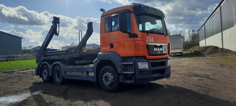MAN TG-S 28.400 BL 6x2 Absetzkipper - Nostovarsi-vaihtolavakuorma kuorma-auto: kuva MAN TG-S 28.400 BL 6x2 Absetzkipper - Nostovarsi-vaihtolavakuorma kuorma-auto MAN TG-S 28.400 BL 6x2 Absetzkipper - Nostovarsi-vaihtolavakuorma kuorma-auto: kuva MAN TG-S 28.400 BL 6x2 Absetzkipper - Nostovarsi-vaihtolavakuorma kuorma-auto