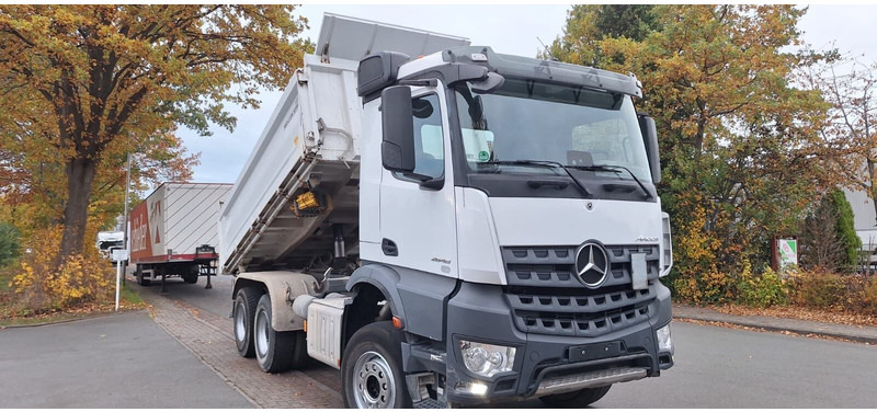 Mercedes-Benz 2648 3348 - Kippiauto kuorma-auto: kuva Mercedes-Benz 2648 3348 - Kippiauto kuorma-auto Mercedes-Benz 2648 3348 - Kippiauto kuorma-auto: kuva Mercedes-Benz 2648 3348 - Kippiauto kuorma-auto