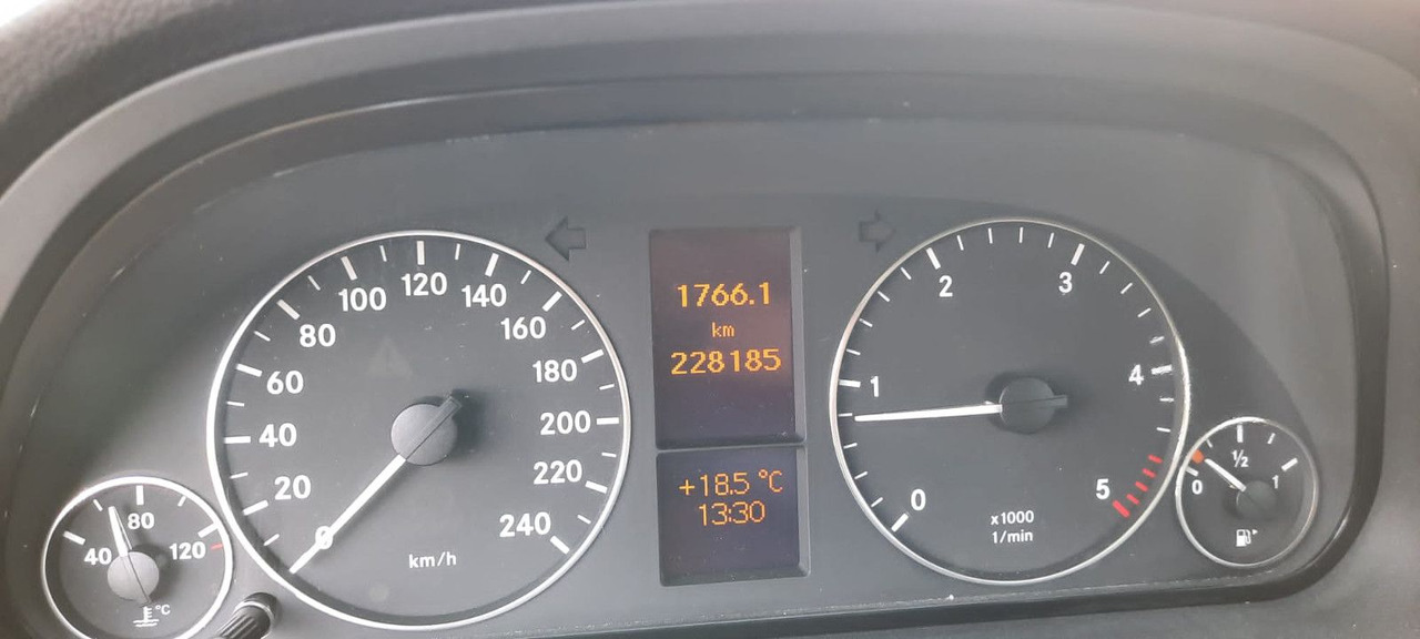 Mercedes-Benz A 180 A 180 CDI AVANTGARDE - Sedan: kuva Mercedes-Benz A 180 A 180 CDI AVANTGARDE - Sedan Mercedes-Benz A 180 A 180 CDI AVANTGARDE - Sedan: kuva Mercedes-Benz A 180 A 180 CDI AVANTGARDE - Sedan