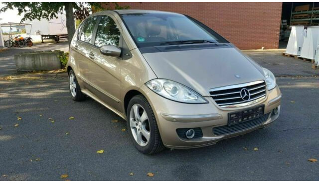 Mercedes-Benz A-Klasse 200 CDI - Henkilöauto: kuva Mercedes-Benz A-Klasse 200 CDI - Henkilöauto Mercedes-Benz A-Klasse 200 CDI - Henkilöauto: kuva Mercedes-Benz A-Klasse 200 CDI - Henkilöauto