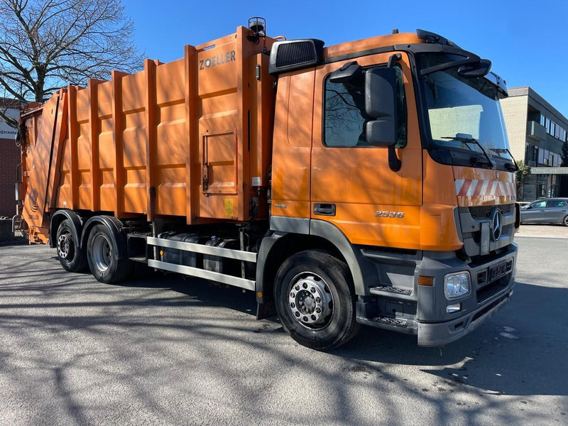 Mercedes-Benz Actros 2536 6x2 Blatt/Luft Müllwagen - Roska-auto: kuva Mercedes-Benz Actros 2536 6x2 Blatt/Luft Müllwagen - Roska-auto Mercedes-Benz Actros 2536 6x2 Blatt/Luft Müllwagen - Roska-auto: kuva Mercedes-Benz Actros 2536 6x2 Blatt/Luft Müllwagen - Roska-auto