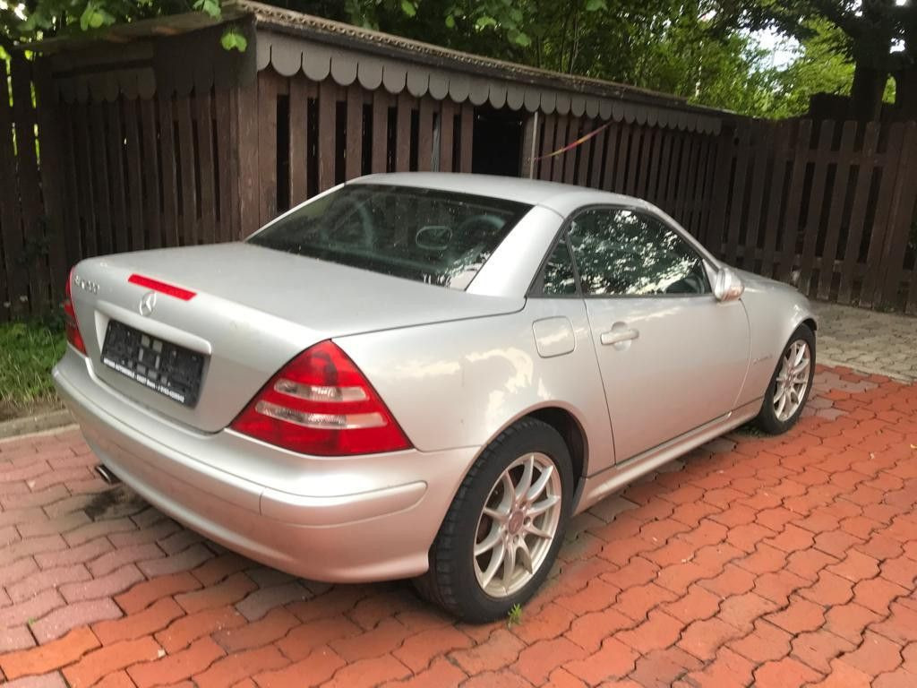 Mercedes-Benz SLK 200 Kompressor - Henkilöauto: kuva Mercedes-Benz SLK 200 Kompressor - Henkilöauto Mercedes-Benz SLK 200 Kompressor - Henkilöauto: kuva Mercedes-Benz SLK 200 Kompressor - Henkilöauto