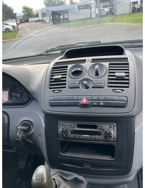 Pieni pakettiauto Mercedes-Benz Vito 111: kuva Pieni pakettiauto Mercedes-Benz Vito 111