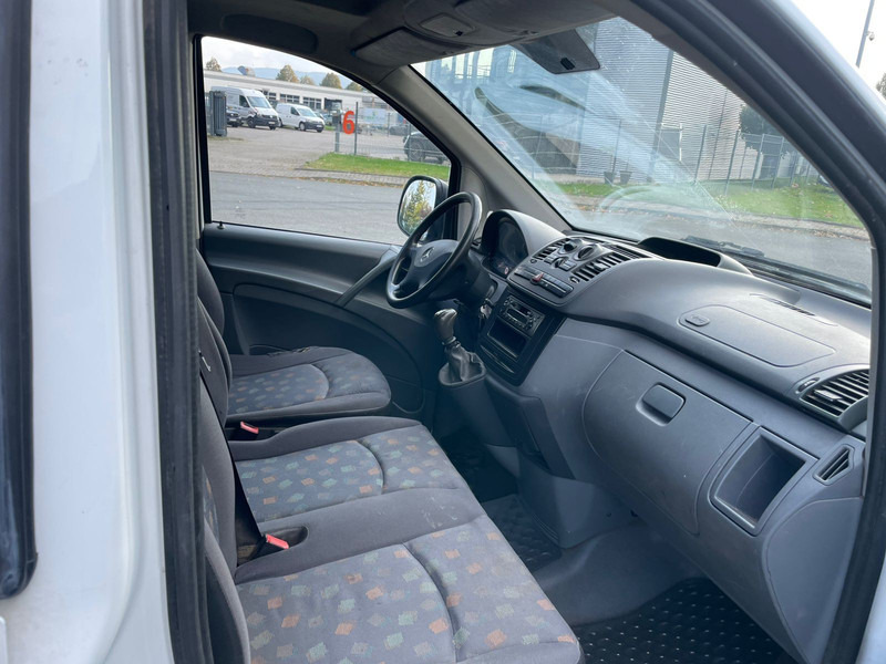 Pieni pakettiauto Mercedes-Benz Vito 111: kuva Pieni pakettiauto Mercedes-Benz Vito 111