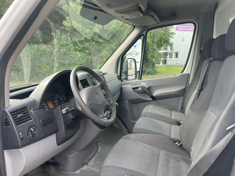 Pieni pakettiauto Mercedes-Benz Vito 111: kuva Pieni pakettiauto Mercedes-Benz Vito 111
