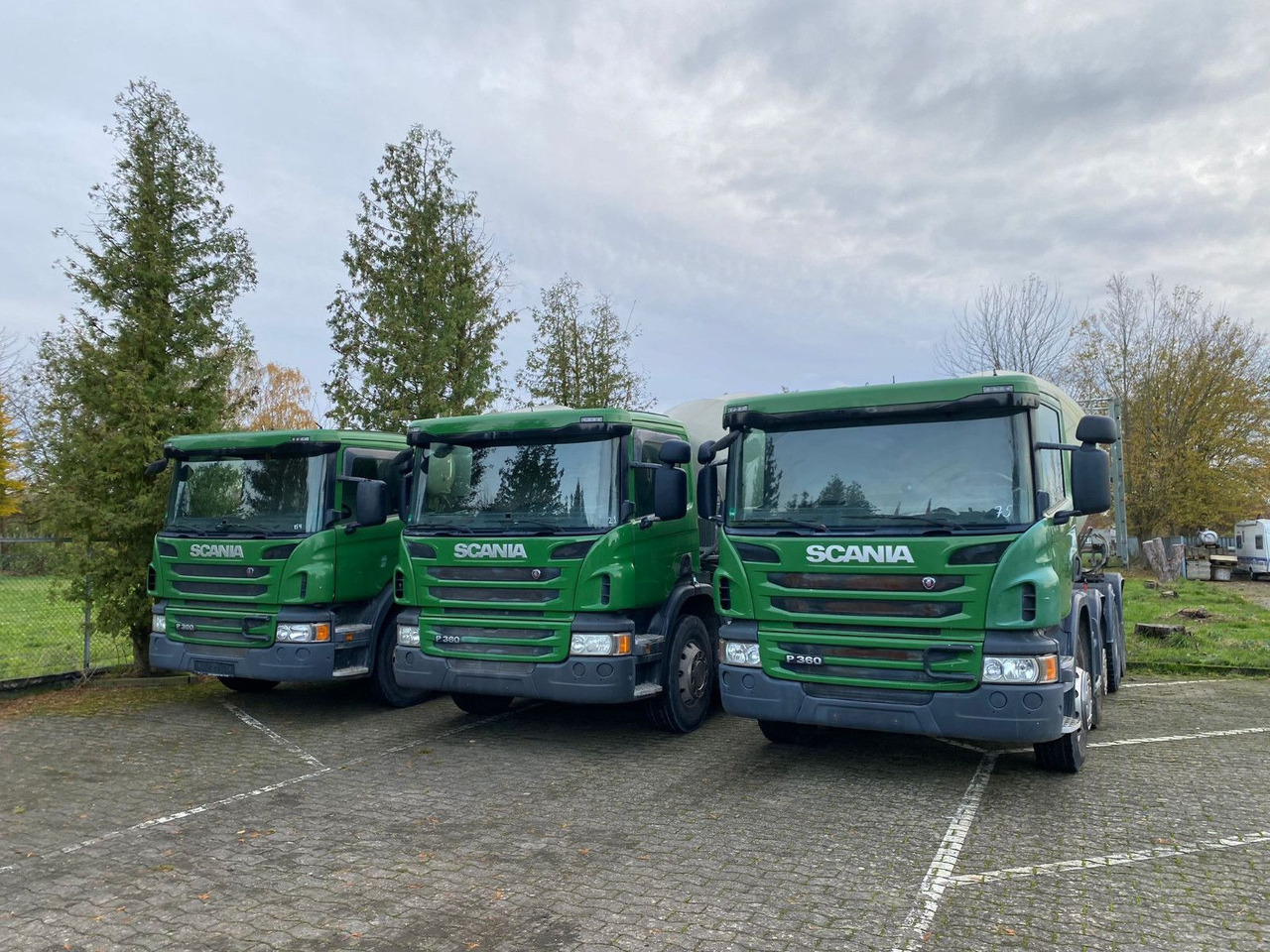 Scania 2x P360 Betonmischer 8x4 Blatt/Blatt E6 2 stück - Betoniauto: kuva Scania 2x P360 Betonmischer 8x4 Blatt/Blatt E6 2 stück - Betoniauto Scania 2x P360 Betonmischer 8x4 Blatt/Blatt E6 2 stück - Betoniauto: kuva Scania 2x P360 Betonmischer 8x4 Blatt/Blatt E6 2 stück - Betoniauto