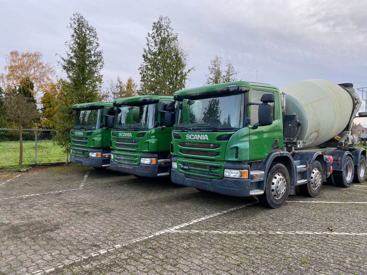 Scania 2x P360 Betonmischer 8x4 Blatt/Blatt E6 2 stück - Betoniauto: kuva Scania 2x P360 Betonmischer 8x4 Blatt/Blatt E6 2 stück - Betoniauto Scania 2x P360 Betonmischer 8x4 Blatt/Blatt E6 2 stück - Betoniauto: kuva Scania 2x P360 Betonmischer 8x4 Blatt/Blatt E6 2 stück - Betoniauto