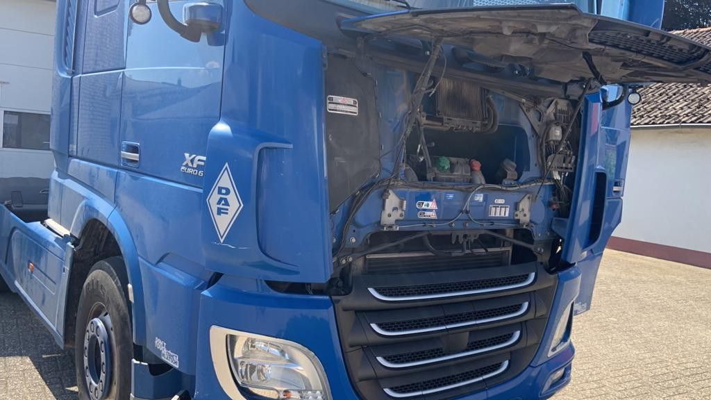 DAF XF 106.440PS SC SZM Top zustand 1-Hand - Vetopöytäauto: kuva DAF XF 106.440PS SC SZM Top zustand 1-Hand - Vetopöytäauto DAF XF 106.440PS SC SZM Top zustand 1-Hand - Vetopöytäauto: kuva DAF XF 106.440PS SC SZM Top zustand 1-Hand - Vetopöytäauto