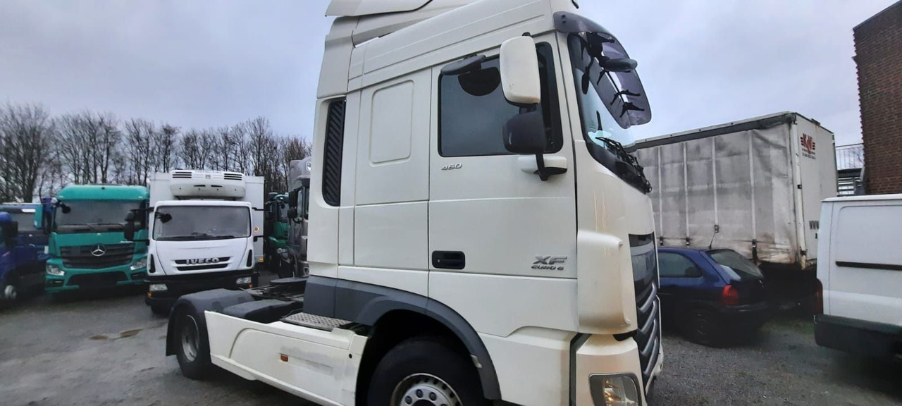 DAF XF106- 460 Space Cap Vollaustt.Top Top Zus - Vetopöytäauto: kuva DAF XF106- 460 Space Cap Vollaustt.Top Top Zus - Vetopöytäauto DAF XF106- 460 Space Cap Vollaustt.Top Top Zus - Vetopöytäauto: kuva DAF XF106- 460 Space Cap Vollaustt.Top Top Zus - Vetopöytäauto