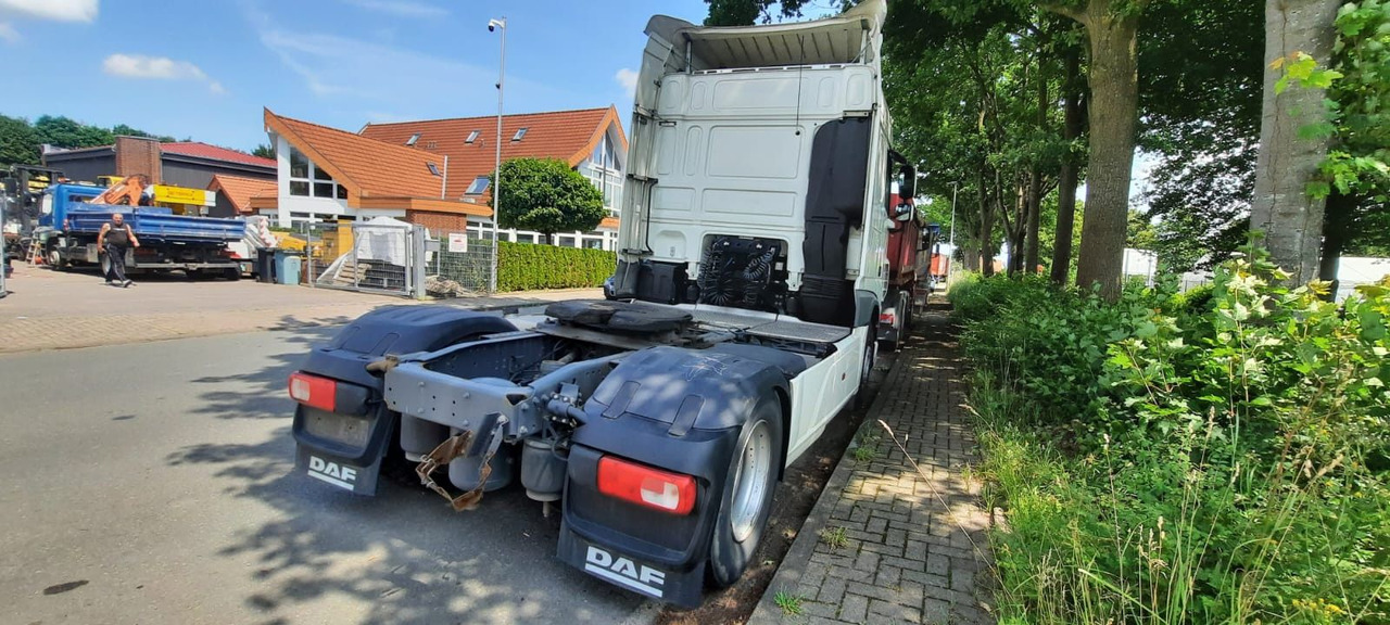 DAF XF106-460PS 1-Hand - Vetopöytäauto: kuva DAF XF106-460PS 1-Hand - Vetopöytäauto DAF XF106-460PS 1-Hand - Vetopöytäauto: kuva DAF XF106-460PS 1-Hand - Vetopöytäauto