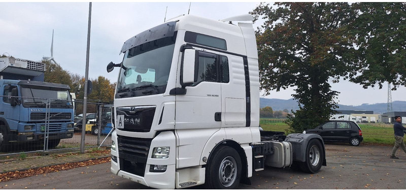 MAN 18.500 TGX SZM XXL - Vetopöytäauto: kuva MAN 18.500 TGX SZM XXL - Vetopöytäauto MAN 18.500 TGX SZM XXL - Vetopöytäauto: kuva MAN 18.500 TGX SZM XXL - Vetopöytäauto