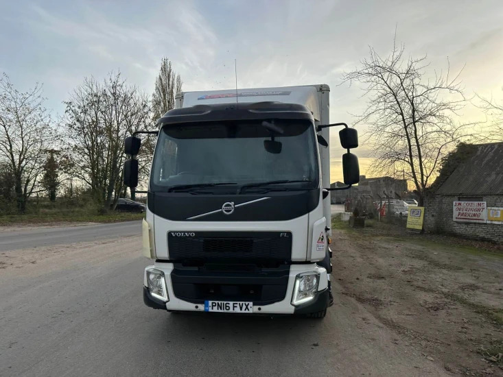 2016 Volvo FL210 Rigid Truck FVX FL - Umpikori kuorma-auto: kuva 2016 Volvo FL210 Rigid Truck FVX FL - Umpikori kuorma-auto 2016 Volvo FL210 Rigid Truck FVX FL - Umpikori kuorma-auto: kuva 2016 Volvo FL210 Rigid Truck FVX FL - Umpikori kuorma-auto