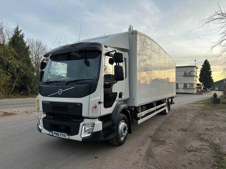2016 Volvo FL210 Rigid Truck FVX FL - Umpikori kuorma-auto: kuva 2016 Volvo FL210 Rigid Truck FVX FL - Umpikori kuorma-auto 2016 Volvo FL210 Rigid Truck FVX FL - Umpikori kuorma-auto: kuva 2016 Volvo FL210 Rigid Truck FVX FL - Umpikori kuorma-auto