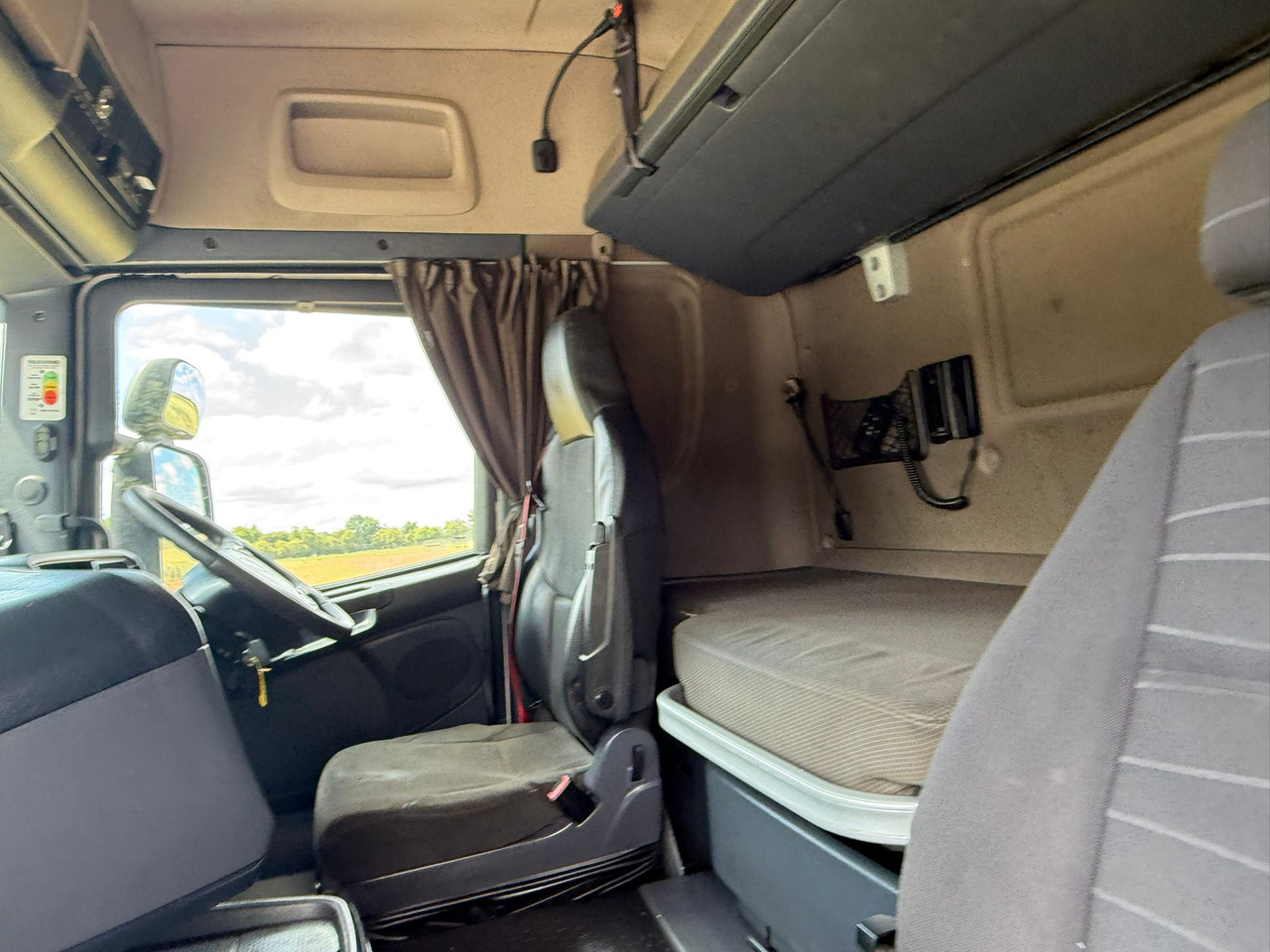 Vetopöytäauto 2015 Scania R450 Tractor Unit: kuva Vetopöytäauto 2015 Scania R450 Tractor Unit