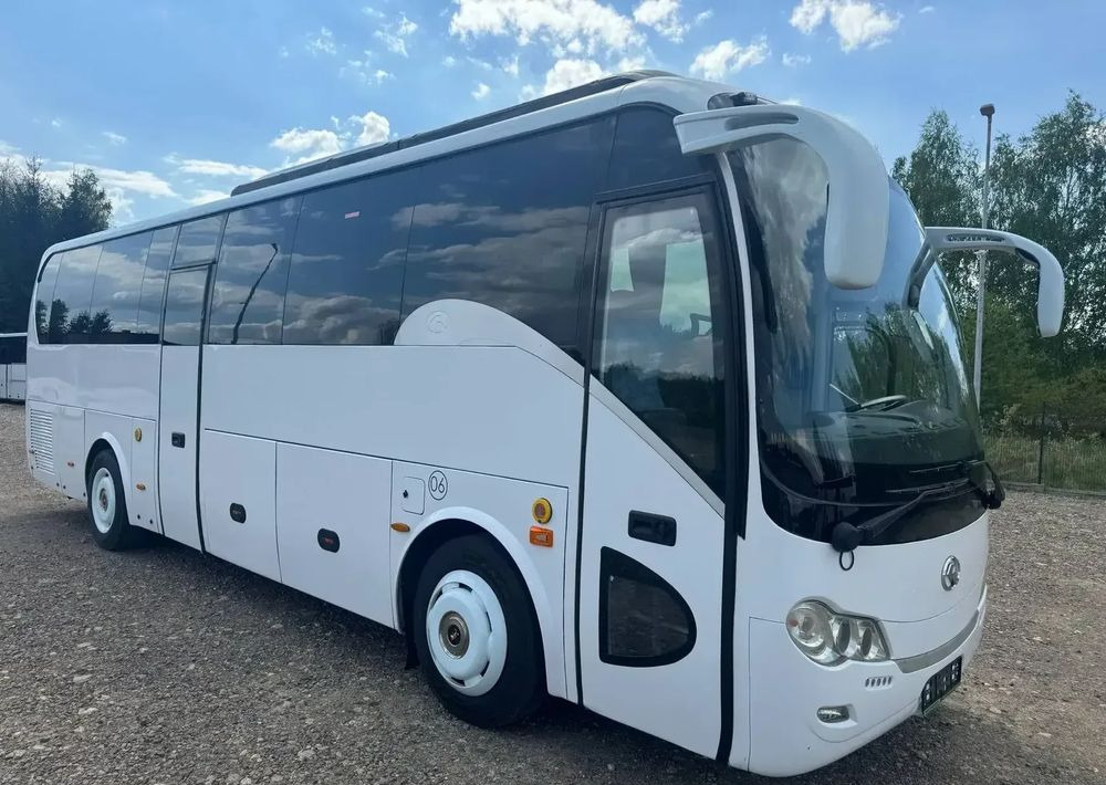 Inny - Turistibussi: kuva Inny - Turistibussi Inny - Turistibussi: kuva Inny - Turistibussi