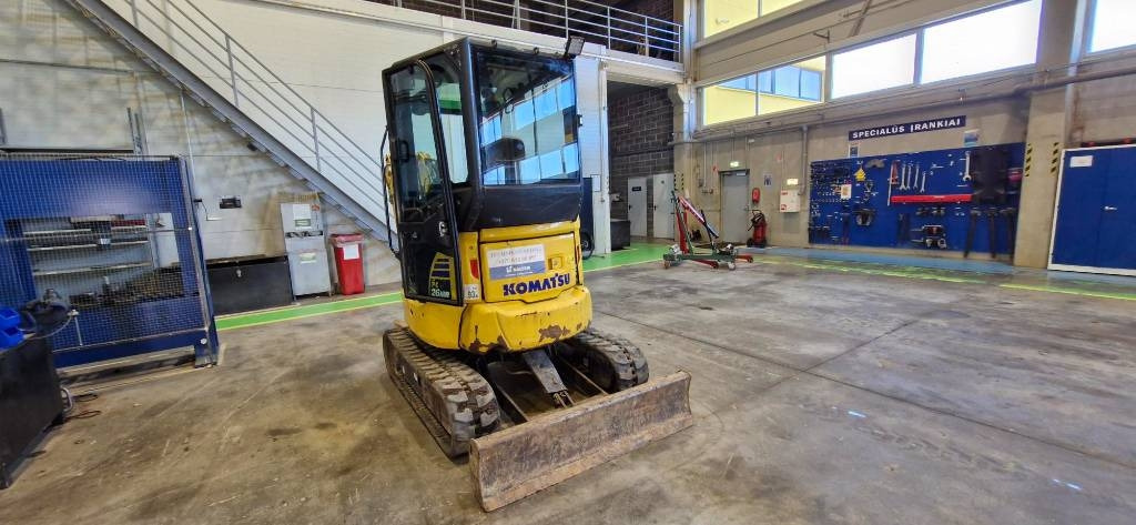 Komatsu PC 26 MR - Minikuormaaja: kuva Komatsu PC 26 MR - Minikuormaaja Komatsu PC 26 MR - Minikuormaaja: kuva Komatsu PC 26 MR - Minikuormaaja