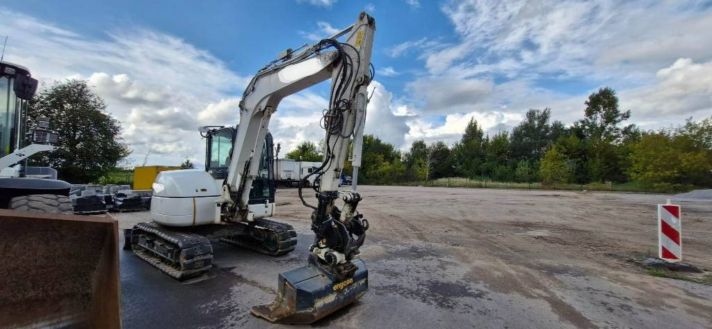 Komatsu PC 80 MR-5E0 - Minikuormaaja: kuva Komatsu PC 80 MR-5E0 - Minikuormaaja Komatsu PC 80 MR-5E0 - Minikuormaaja: kuva Komatsu PC 80 MR-5E0 - Minikuormaaja