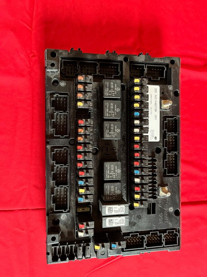 Mercedes Actros A 0014462758 Steuergerät SAM Cabin Control Unit - Sulake - Kuorma-auto: kuva Mercedes Actros A 0014462758 Steuergerät SAM Cabin Control Unit - Sulake - Kuorma-auto Mercedes Actros A 0014462758 Steuergerät SAM Cabin Control Unit - Sulake - Kuorma-auto: kuva Mercedes Actros A 0014462758 Steuergerät SAM Cabin Control Unit - Sulake - Kuorma-auto