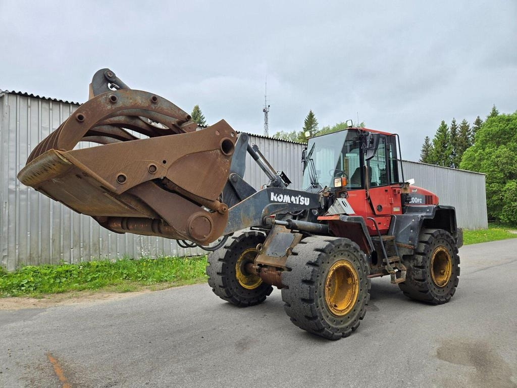 Komatsu WA200PZ-6 - Pyöräkuormaaja: kuva Komatsu WA200PZ-6 - Pyöräkuormaaja Komatsu WA200PZ-6 - Pyöräkuormaaja: kuva Komatsu WA200PZ-6 - Pyöräkuormaaja