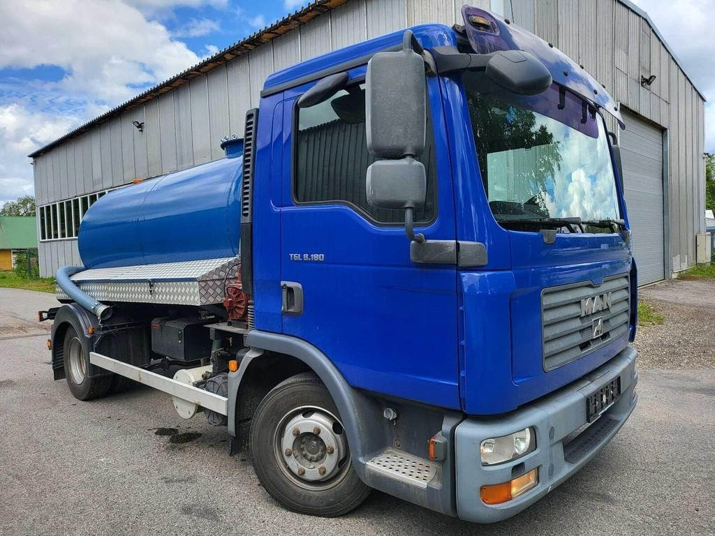 MAN TGL 8.180 4X2 VACUUM 4m³ - Puhtaanpitoauto: kuva MAN TGL 8.180 4X2 VACUUM 4m³ - Puhtaanpitoauto MAN TGL 8.180 4X2 VACUUM 4m³ - Puhtaanpitoauto: kuva MAN TGL 8.180 4X2 VACUUM 4m³ - Puhtaanpitoauto