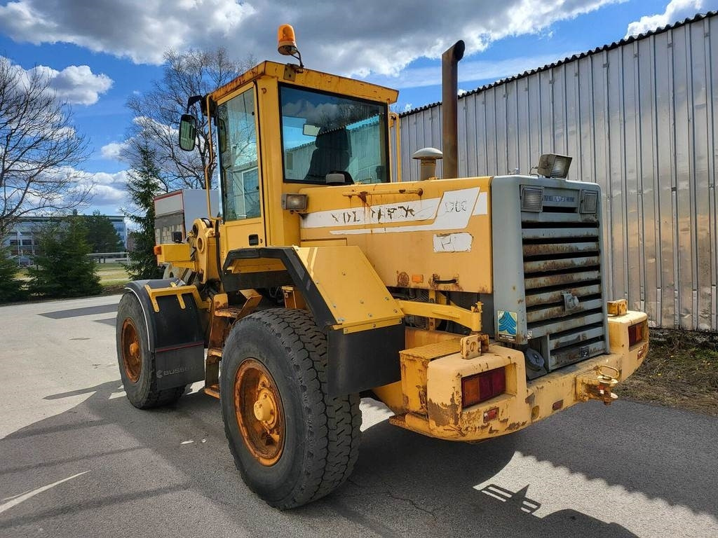Volvo BM L70C - Pyöräkuormaaja: kuva Volvo BM L70C - Pyöräkuormaaja Volvo BM L70C - Pyöräkuormaaja: kuva Volvo BM L70C - Pyöräkuormaaja