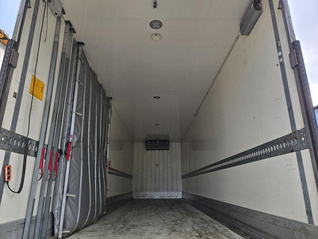 Volvo FH460 6X2 CARRIER 1050  - Refrigeraattori kuorma-auto: kuva Volvo FH460 6X2 CARRIER 1050  - Refrigeraattori kuorma-auto Volvo FH460 6X2 CARRIER 1050  - Refrigeraattori kuorma-auto: kuva Volvo FH460 6X2 CARRIER 1050  - Refrigeraattori kuorma-auto