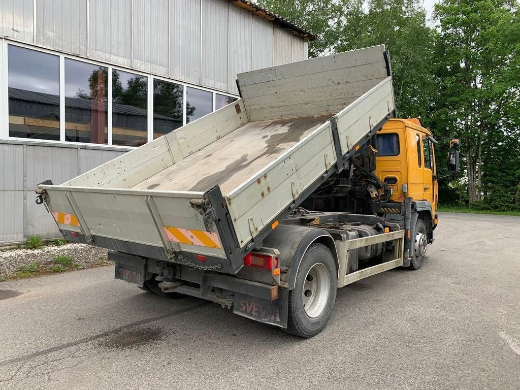 Volvo FL615 + HIAB 027-2 - Kippiauto kuorma-auto: kuva Volvo FL615 + HIAB 027-2 - Kippiauto kuorma-auto Volvo FL615 + HIAB 027-2 - Kippiauto kuorma-auto: kuva Volvo FL615 + HIAB 027-2 - Kippiauto kuorma-auto