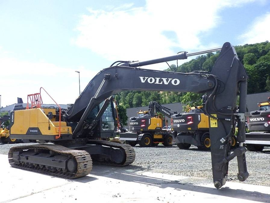 Volvo EC 300 E - Telakaivukone: kuva Volvo EC 300 E - Telakaivukone Volvo EC 300 E - Telakaivukone: kuva Volvo EC 300 E - Telakaivukone