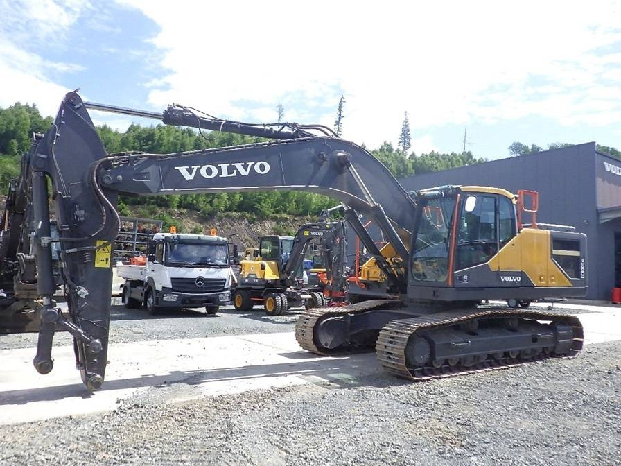 Volvo EC 300 E - Telakaivukone: kuva Volvo EC 300 E - Telakaivukone Volvo EC 300 E - Telakaivukone: kuva Volvo EC 300 E - Telakaivukone