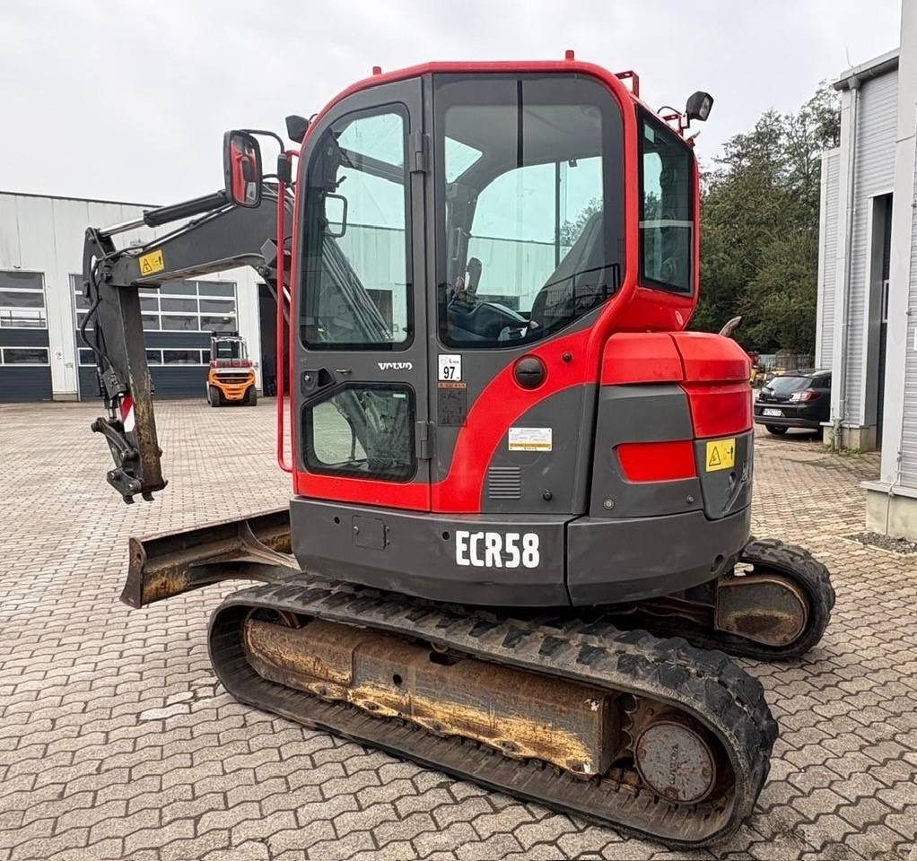 Volvo ECR 58 - Minikuormaaja: kuva Volvo ECR 58 - Minikuormaaja Volvo ECR 58 - Minikuormaaja: kuva Volvo ECR 58 - Minikuormaaja