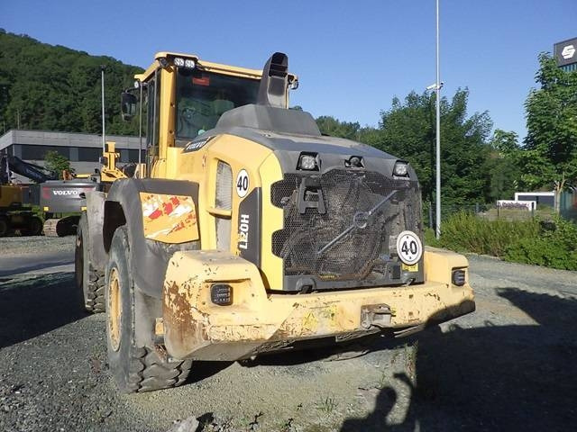 Volvo L 120 H - Pyöräkuormaaja: kuva Volvo L 120 H - Pyöräkuormaaja Volvo L 120 H - Pyöräkuormaaja: kuva Volvo L 120 H - Pyöräkuormaaja