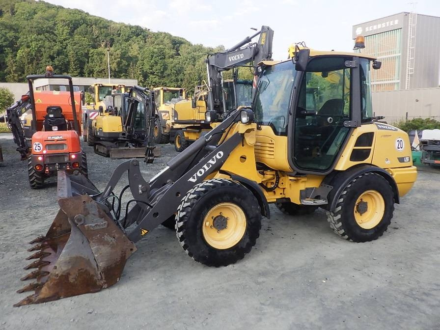 Volvo L 25 F  - Pyöräkuormaaja: kuva Volvo L 25 F  - Pyöräkuormaaja Volvo L 25 F  - Pyöräkuormaaja: kuva Volvo L 25 F  - Pyöräkuormaaja