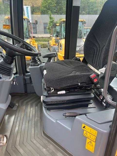 Volvo L 30 G - Pyöräkuormaaja: kuva Volvo L 30 G - Pyöräkuormaaja Volvo L 30 G - Pyöräkuormaaja: kuva Volvo L 30 G - Pyöräkuormaaja