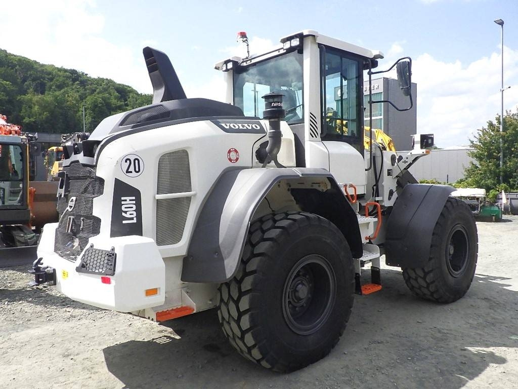 Volvo L 60 H - Pyöräkuormaaja: kuva Volvo L 60 H - Pyöräkuormaaja Volvo L 60 H - Pyöräkuormaaja: kuva Volvo L 60 H - Pyöräkuormaaja