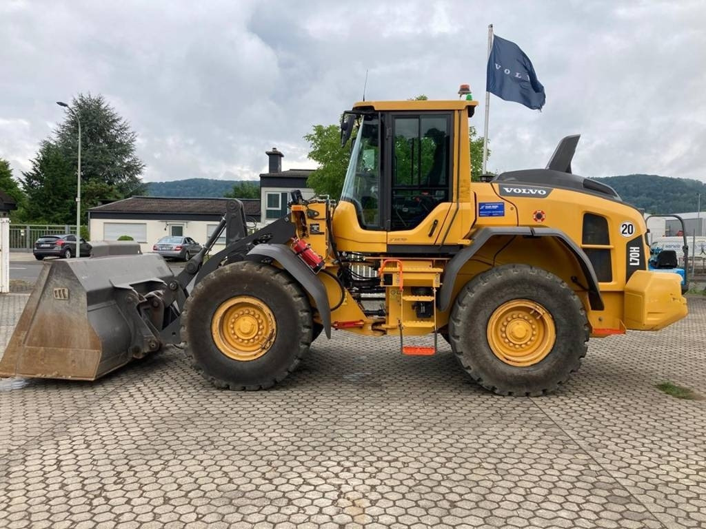 Volvo L 70 H - Pyöräkuormaaja: kuva Volvo L 70 H - Pyöräkuormaaja Volvo L 70 H - Pyöräkuormaaja: kuva Volvo L 70 H - Pyöräkuormaaja