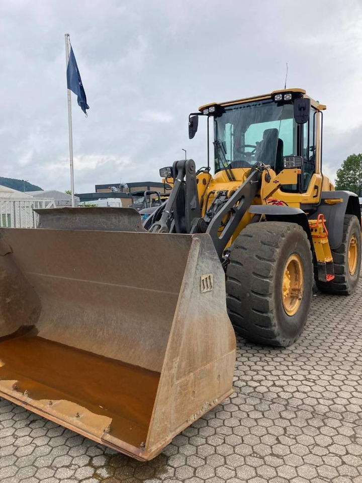 Volvo L 70 H - Pyöräkuormaaja: kuva Volvo L 70 H - Pyöräkuormaaja Volvo L 70 H - Pyöräkuormaaja: kuva Volvo L 70 H - Pyöräkuormaaja
