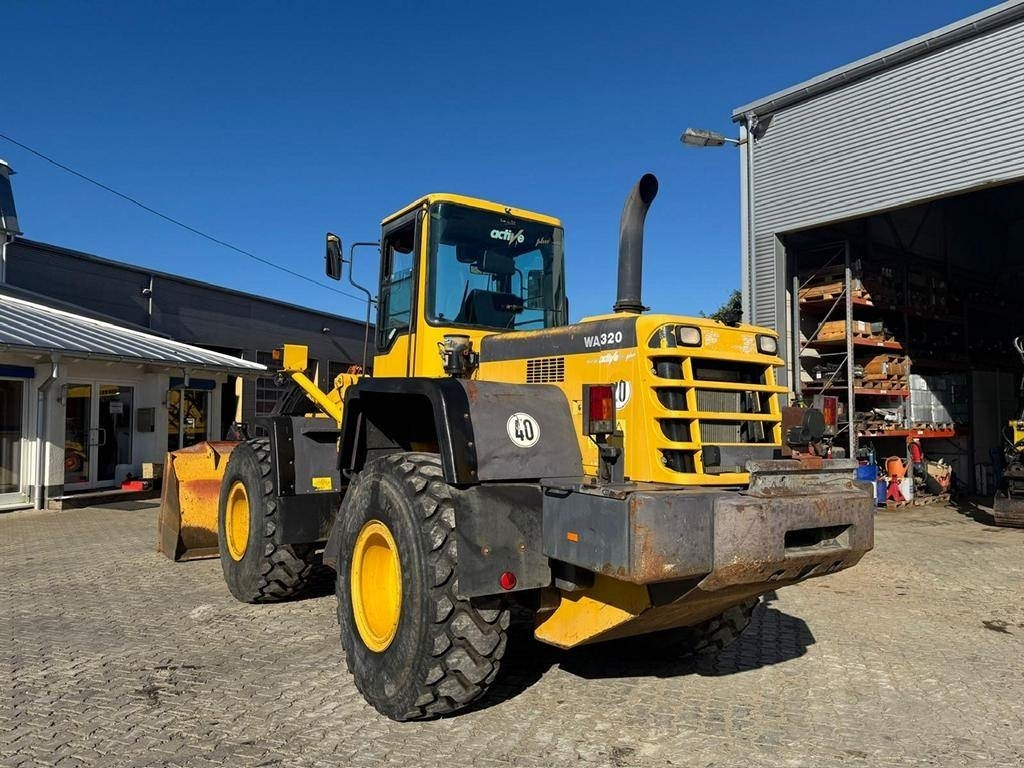 Komatsu WA 320-3H - Pyöräkuormaaja: kuva Komatsu WA 320-3H - Pyöräkuormaaja Komatsu WA 320-3H - Pyöräkuormaaja: kuva Komatsu WA 320-3H - Pyöräkuormaaja