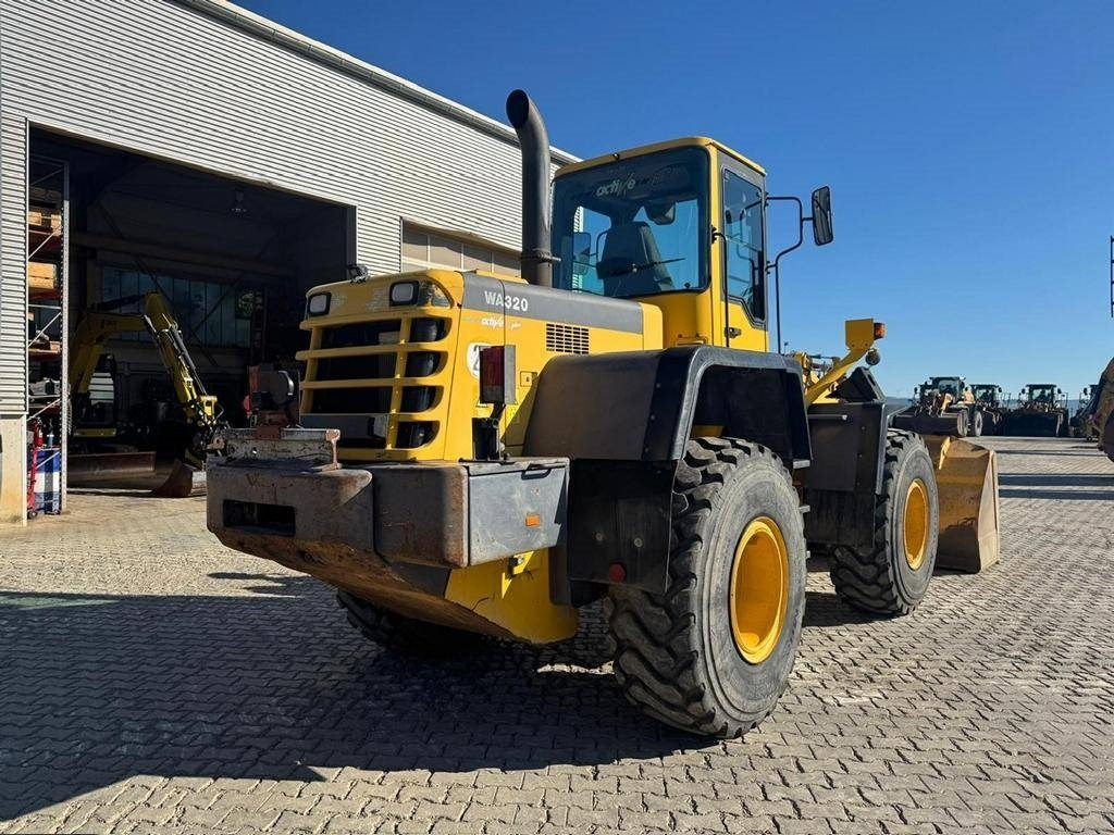 Komatsu WA 320-3H - Pyöräkuormaaja: kuva Komatsu WA 320-3H - Pyöräkuormaaja Komatsu WA 320-3H - Pyöräkuormaaja: kuva Komatsu WA 320-3H - Pyöräkuormaaja