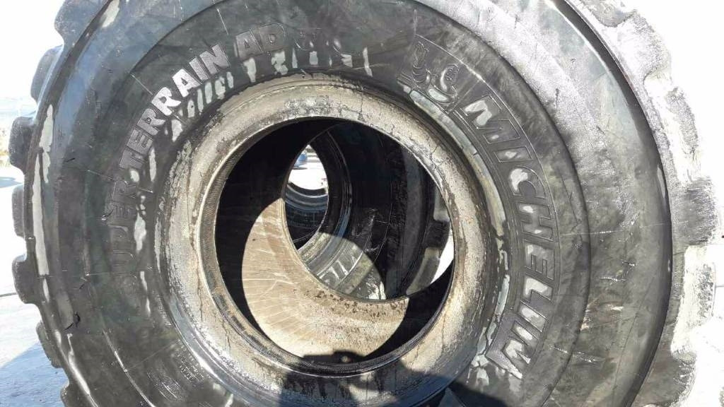 Michelin 29,5R25 X-SUPER TERRAIN /AD - Rengas: kuva Michelin 29,5R25 X-SUPER TERRAIN /AD - Rengas Michelin 29,5R25 X-SUPER TERRAIN /AD - Rengas: kuva Michelin 29,5R25 X-SUPER TERRAIN /AD - Rengas